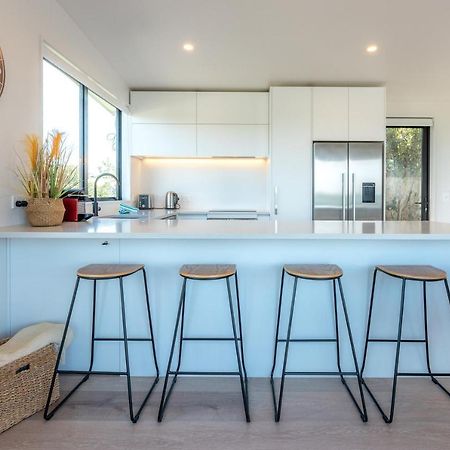 Luna Cottage. Stunning Ocean Views On Waiheke Oneroa Dış mekan fotoğraf