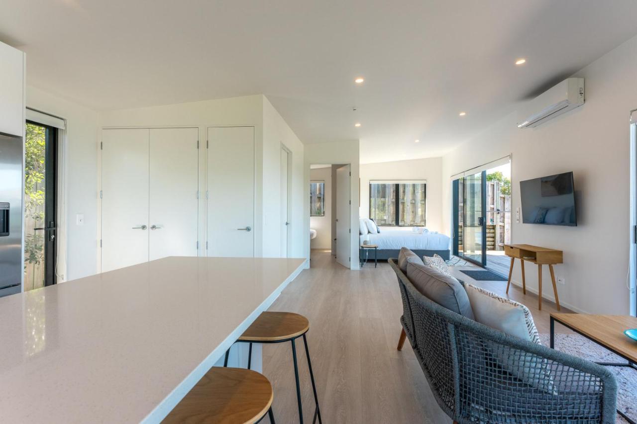 Luna Cottage. Stunning Ocean Views On Waiheke Oneroa Dış mekan fotoğraf